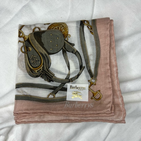 3: Burberry silk - Picture 1 of 3